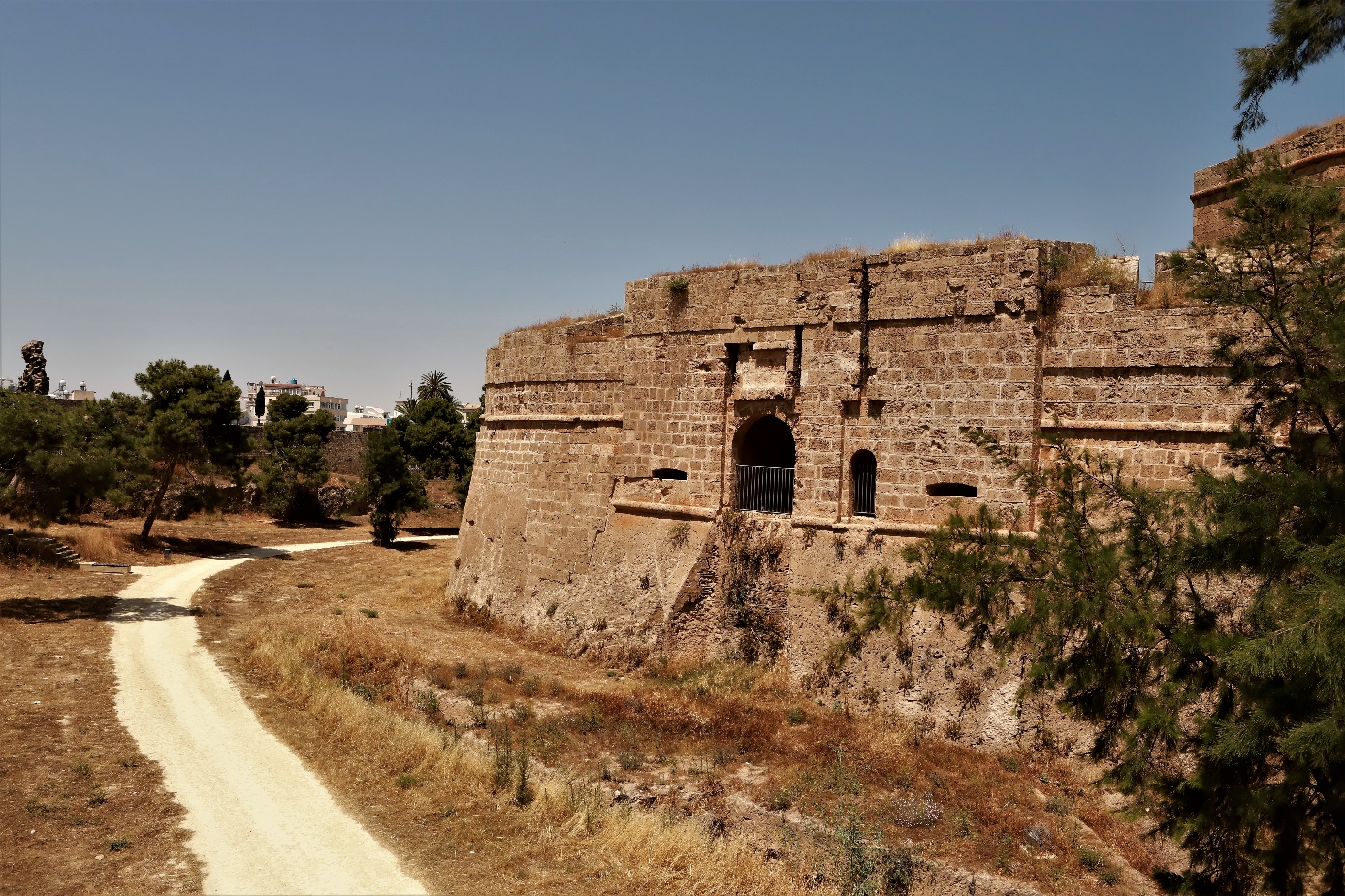 Hendek (Land Gate)