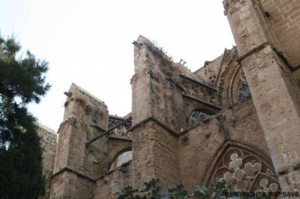 Mimari Özellikler  - Flying Buttresses