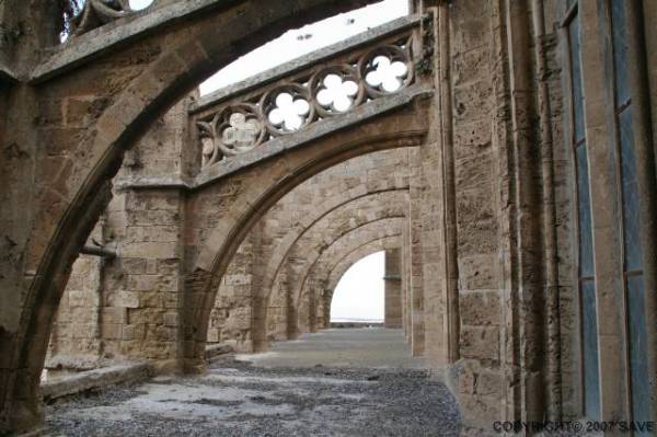 Mimari Özellikler  - Flying Buttresses